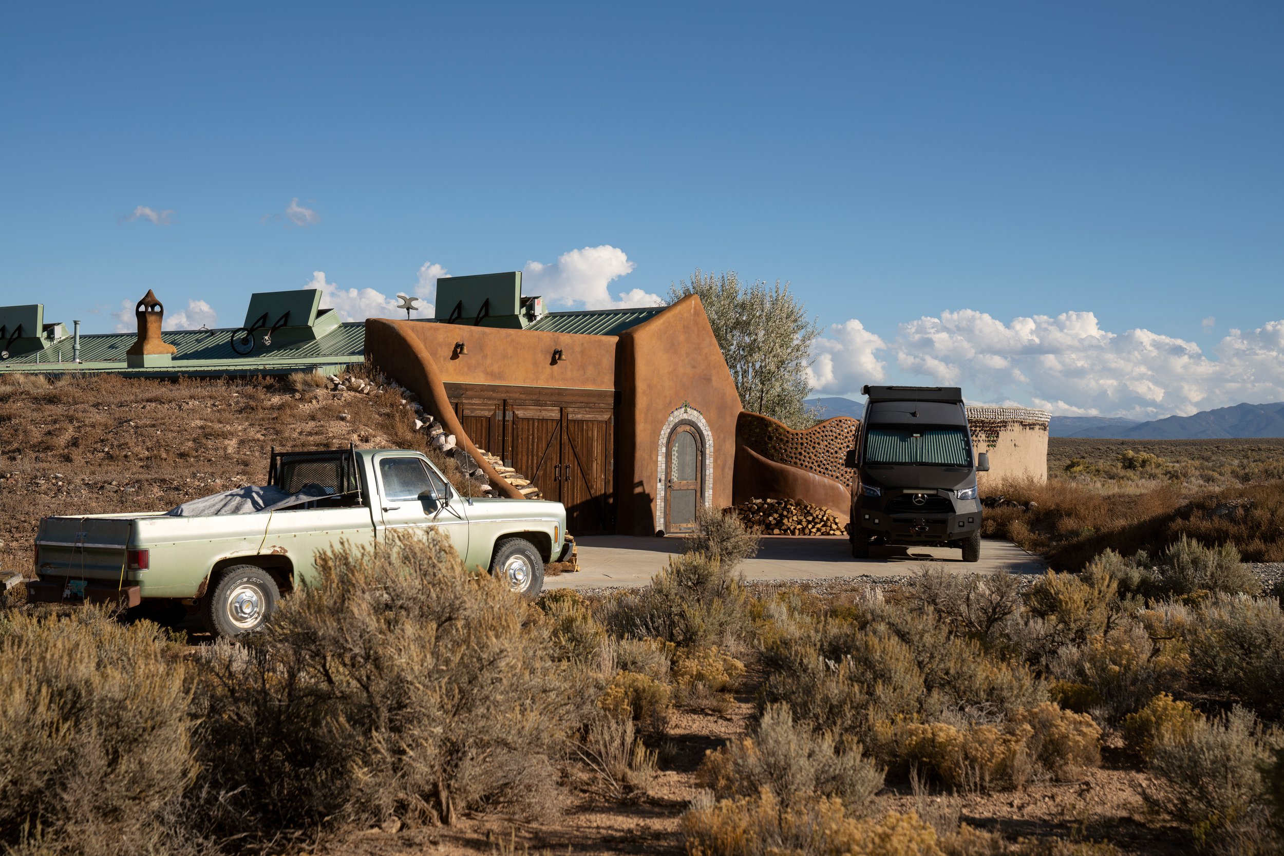Earthship_2025_JessBrian_DSC1161.jpg
