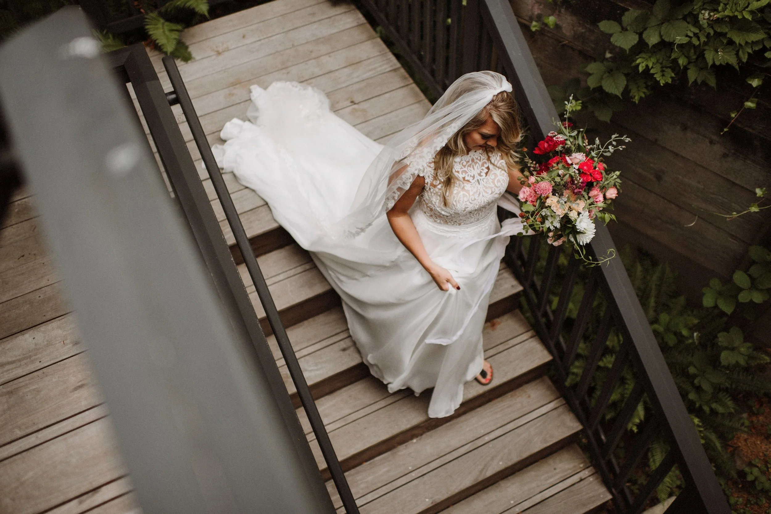 portland oregon wedding florist foraged blooms coastal elopement