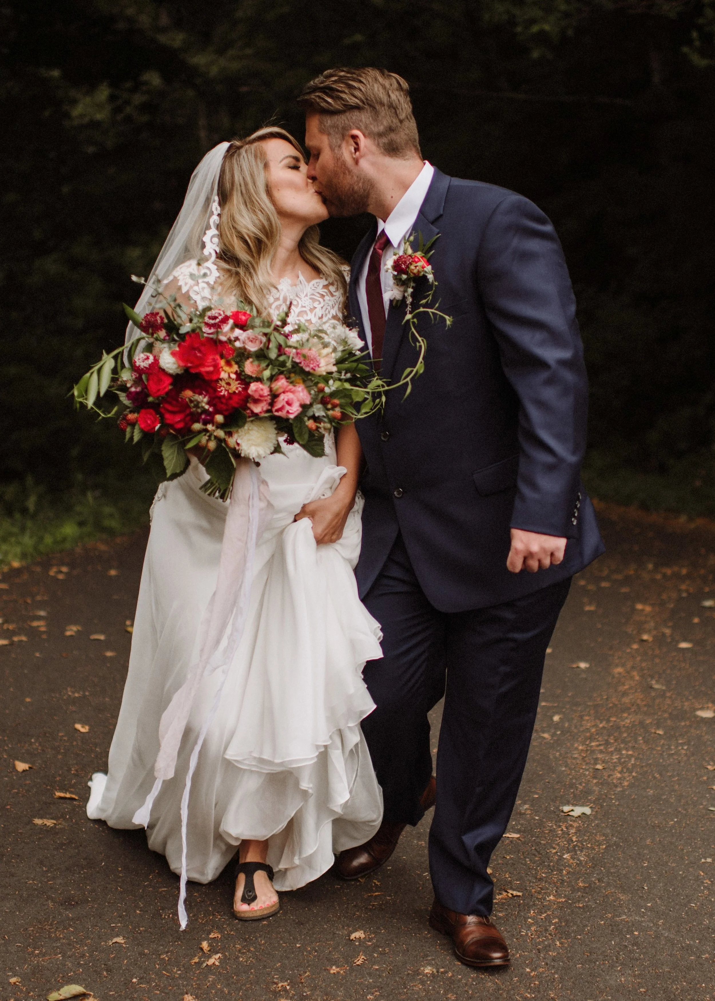 portland oregon wedding florist foraged blooms coastal elopement