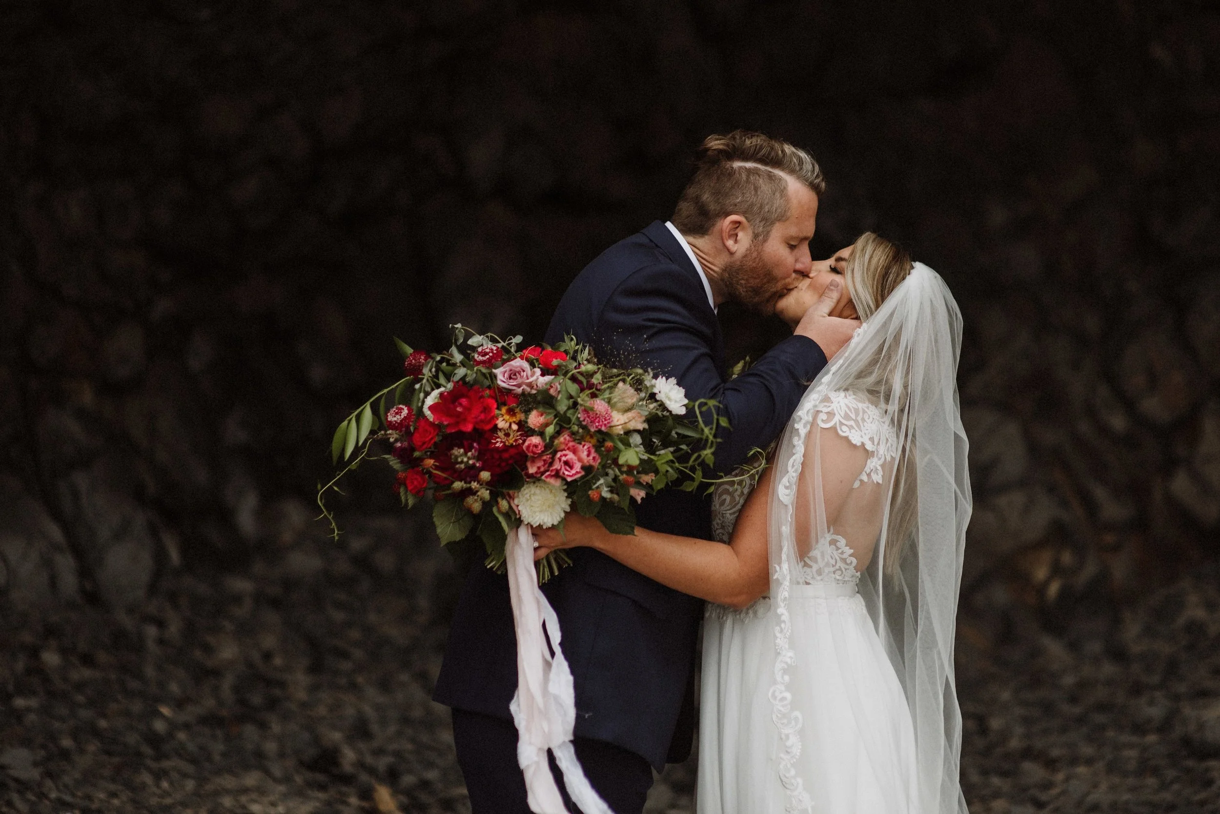 portland oregon wedding florist foraged blooms coastal elopement