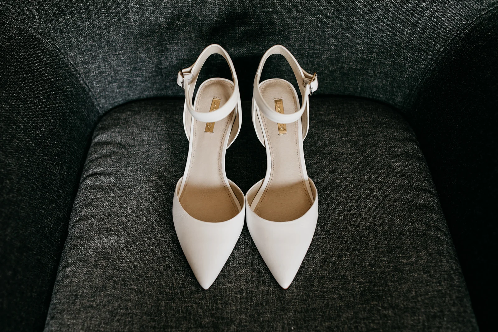 portland oregon modern wedding and event florist foraged blooms