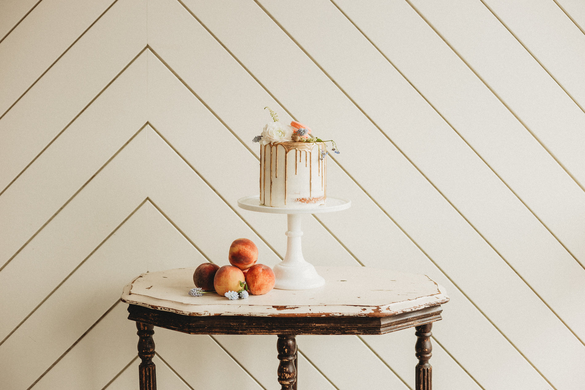 portland oregon wedding florist peaches