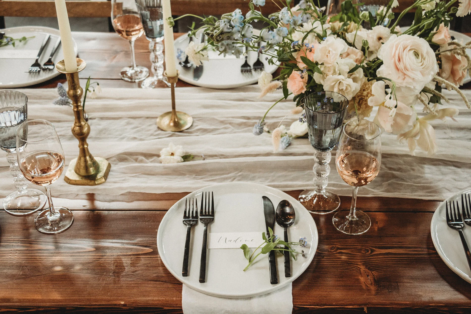 portland oregon wedding florist peaches