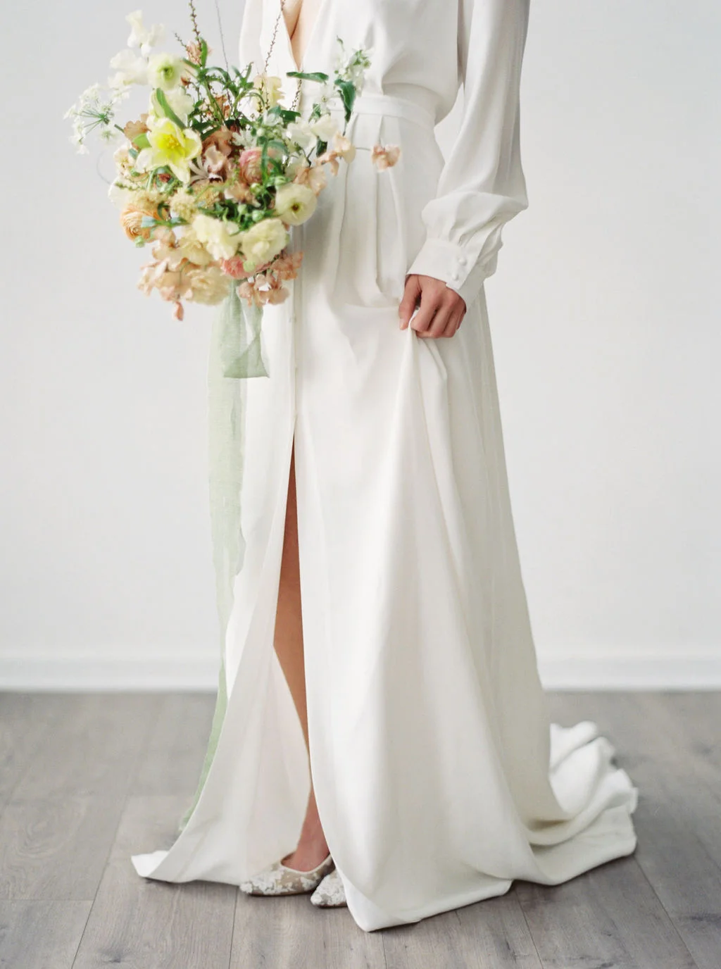 portland oregon wedding florist spring foraged blooms
