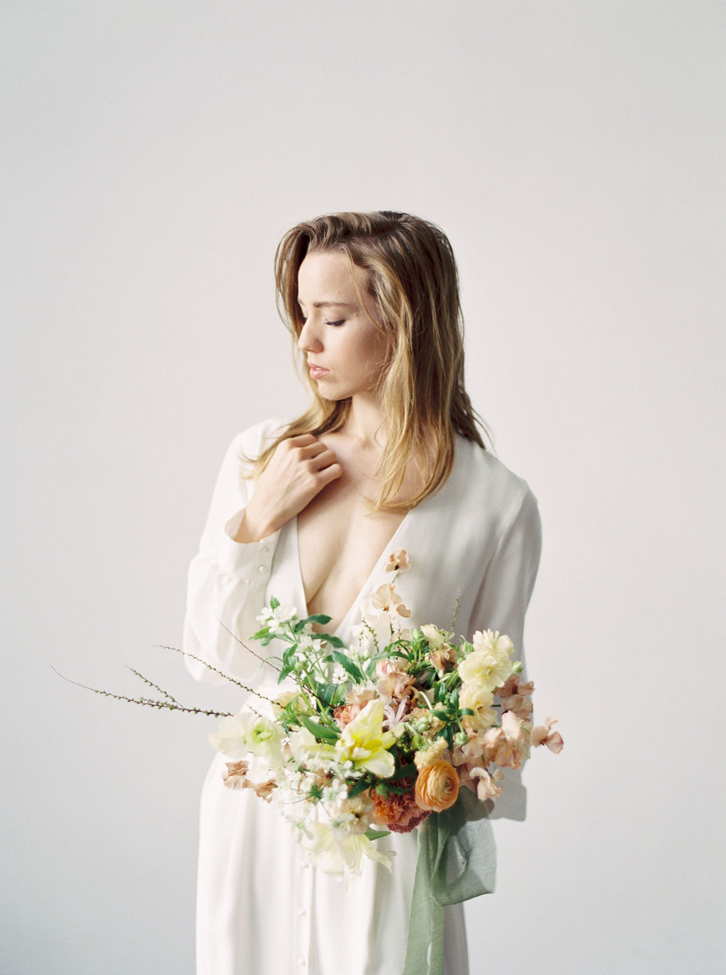 portland oregon wedding florist spring foraged blooms