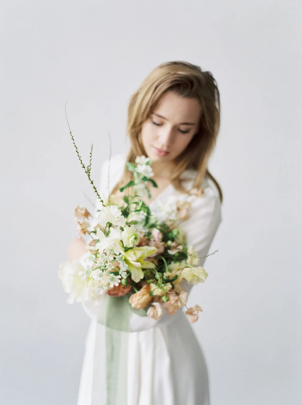 portland oregon wedding florist spring foraged blooms