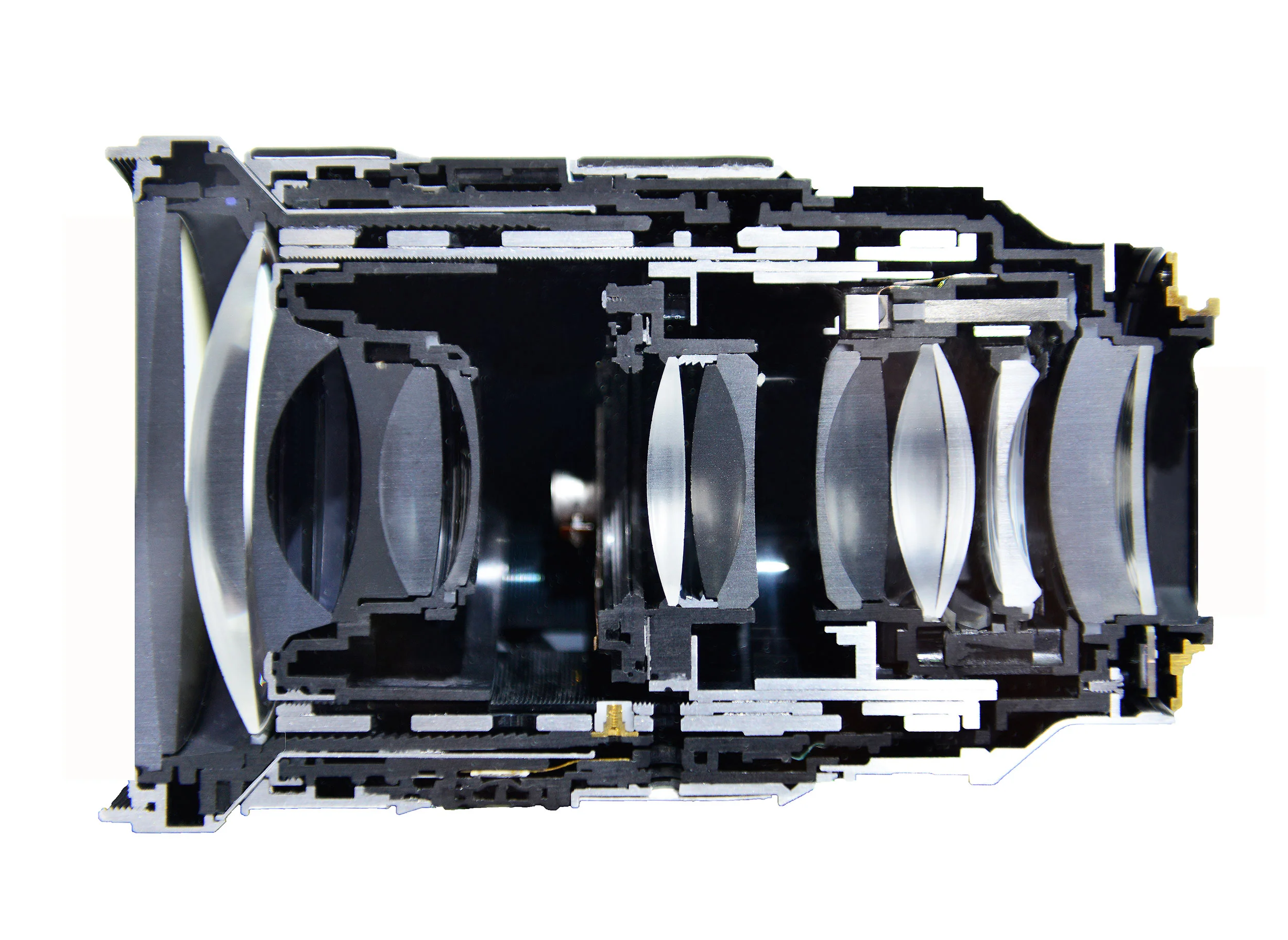 A cross section of a zoom lens showing internal optical elements.