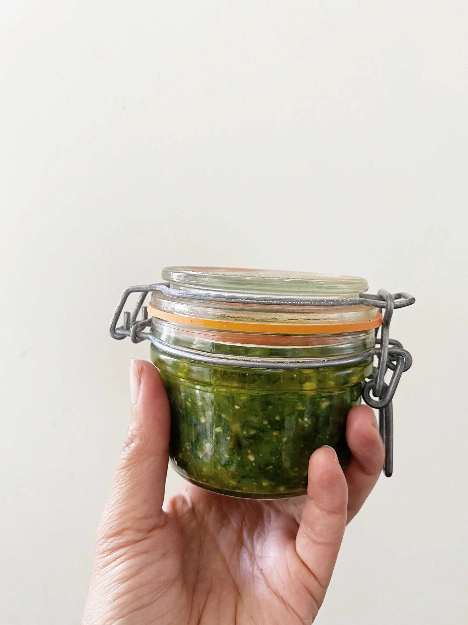WILD GARLIC PESTO - CLASSIC MORTAR &amp; PESTLE METHOD