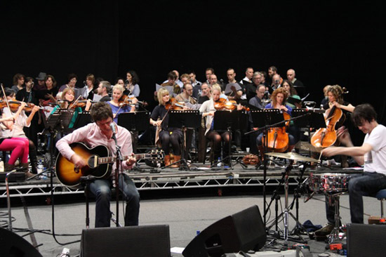 46.Wired Strings In rehearsals with Noel Gallagher, Gem Archer, and the Crouch End Festival Chorus. March 2010.jpg