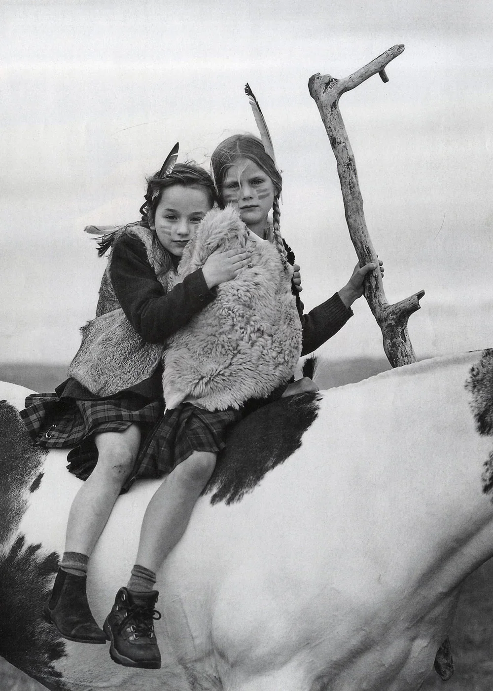 Girls-on-horseback-it-Vogue.jpg