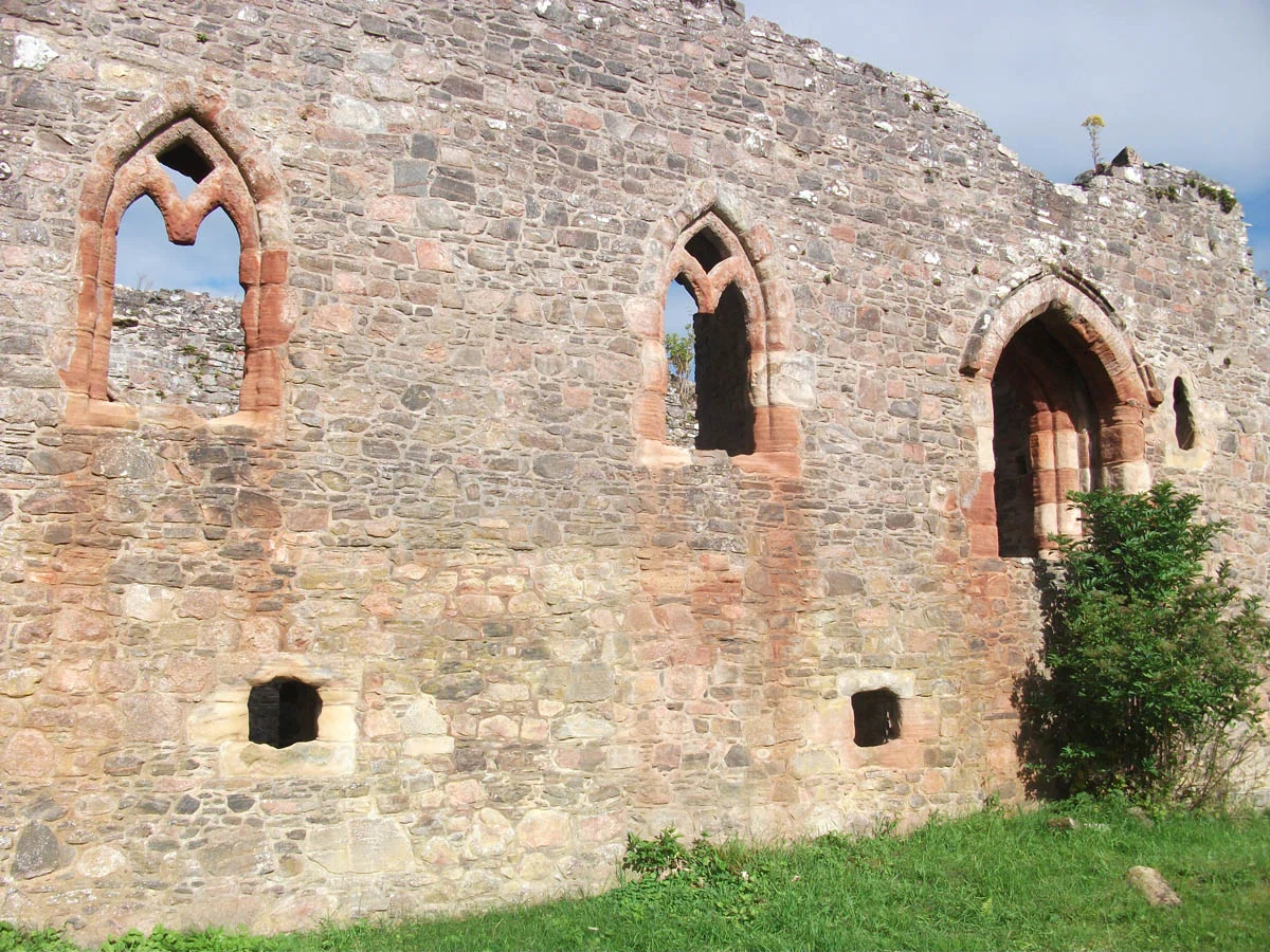 Locations_Rait-Castle-Exterior.jpg
