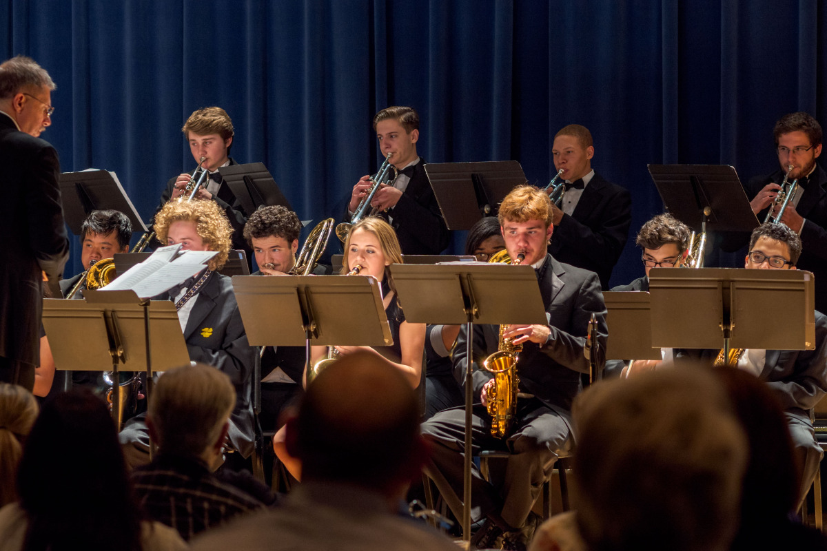 cosby-hs-2015-jazz-ensemble-103061.jpg