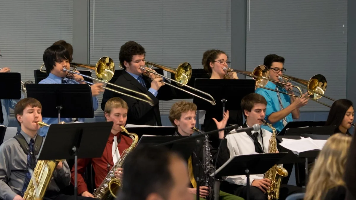 cosbyjazzband_saucy noodle_2152003.jpg