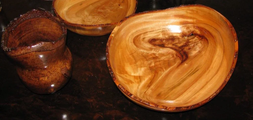 Live-edge camphor