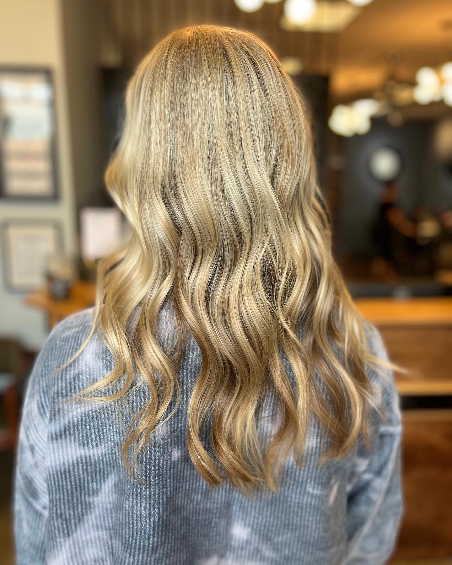 Not all fall shades have to be brown!by @hairbycourt_ney