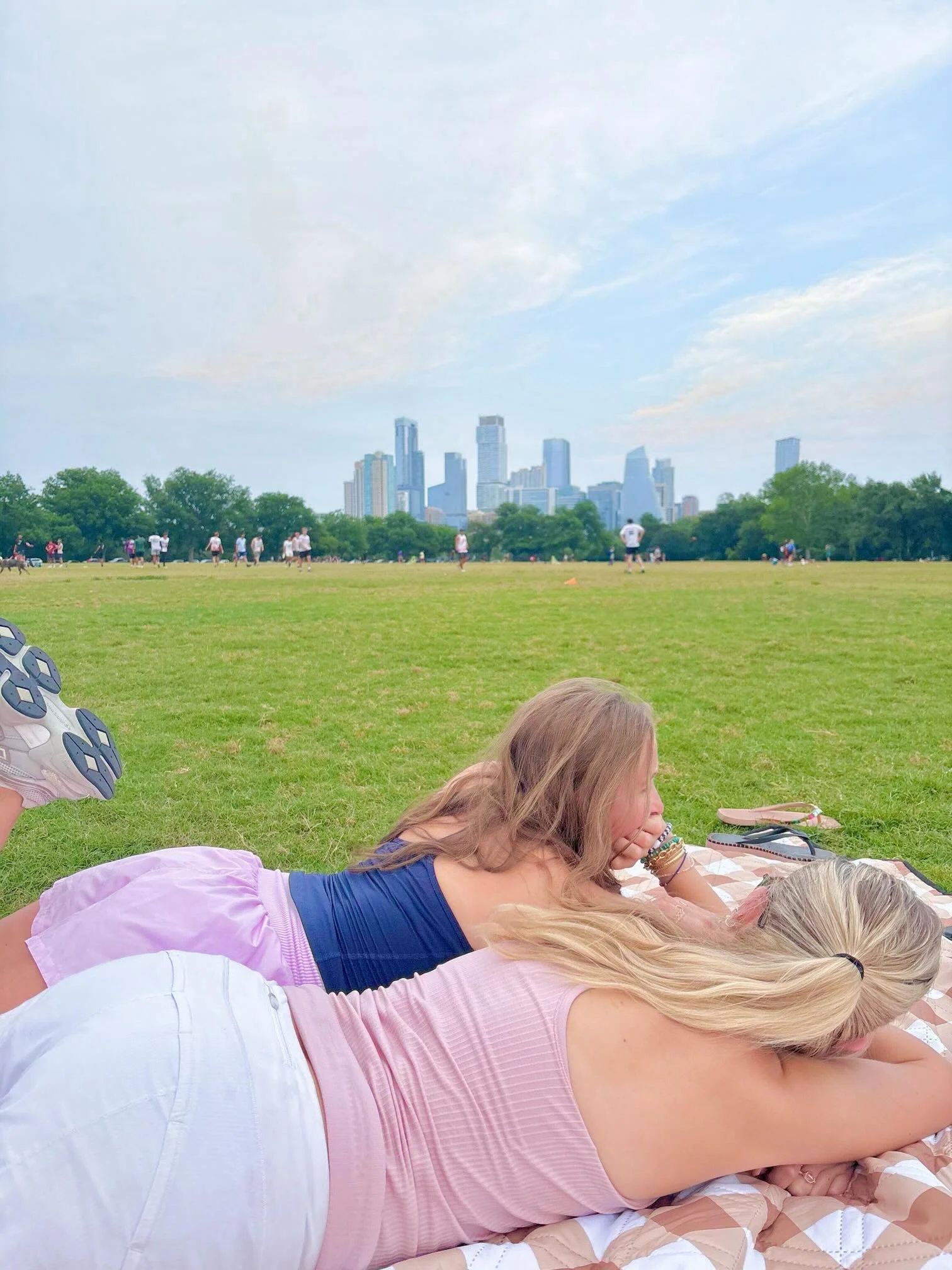 Couldn&rsquo;t keep us apart for too long🤞💗Happy national best friends day!! Register for primary recruitment and find your peopleee