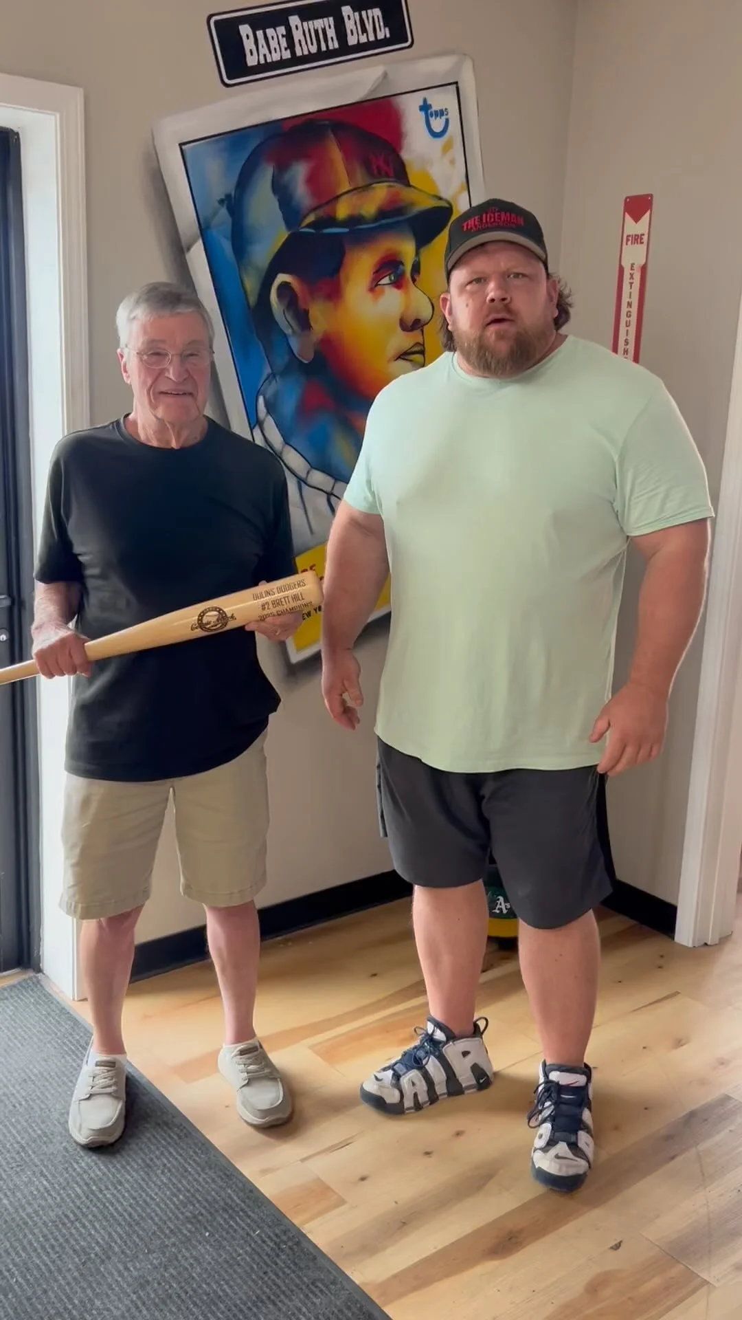 Another satisfied customer from Home Run Bat Co! #baseball #engraved #trophy #giftideas #custommade #trend #reels #reelsviral #customerservice #custommade #customersatisfaction