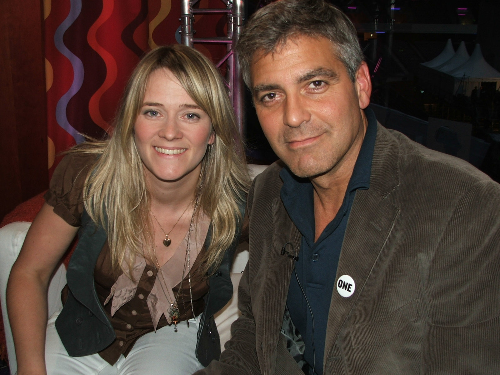 george-clooney-edith-bowman-bbc-tv-live-8-edinburgh-backstage.jpg