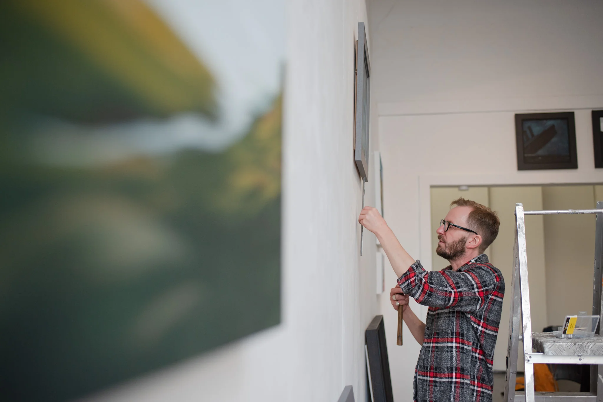 Land Meets Sea - Alan Braidwood - exhibition prep - © Julie Broadfoot - www.juliebee.co.uk