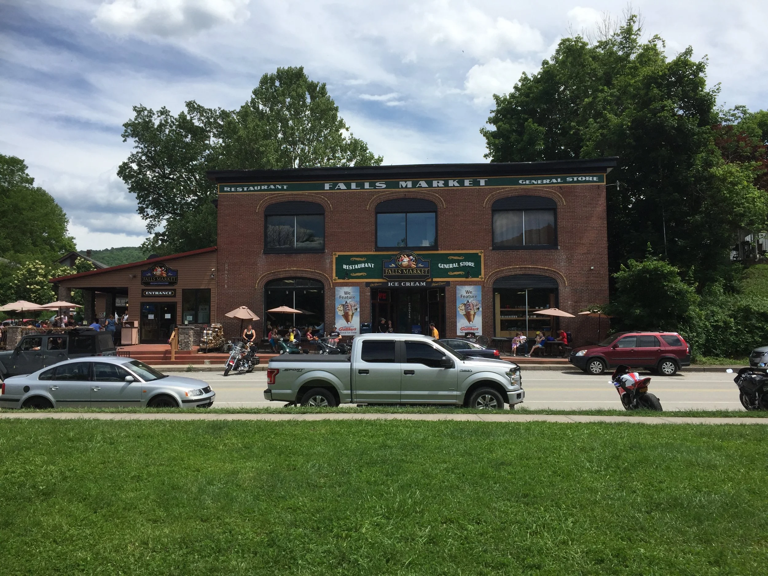 Falls Market in Ohiopyle