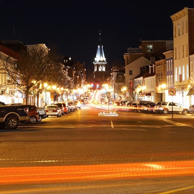 Exploring Annapolis on a beautiful President's Day evening! #annapolis #travelgram #maryland #mainstreet #presidentsday #downtown #longexposure #lights