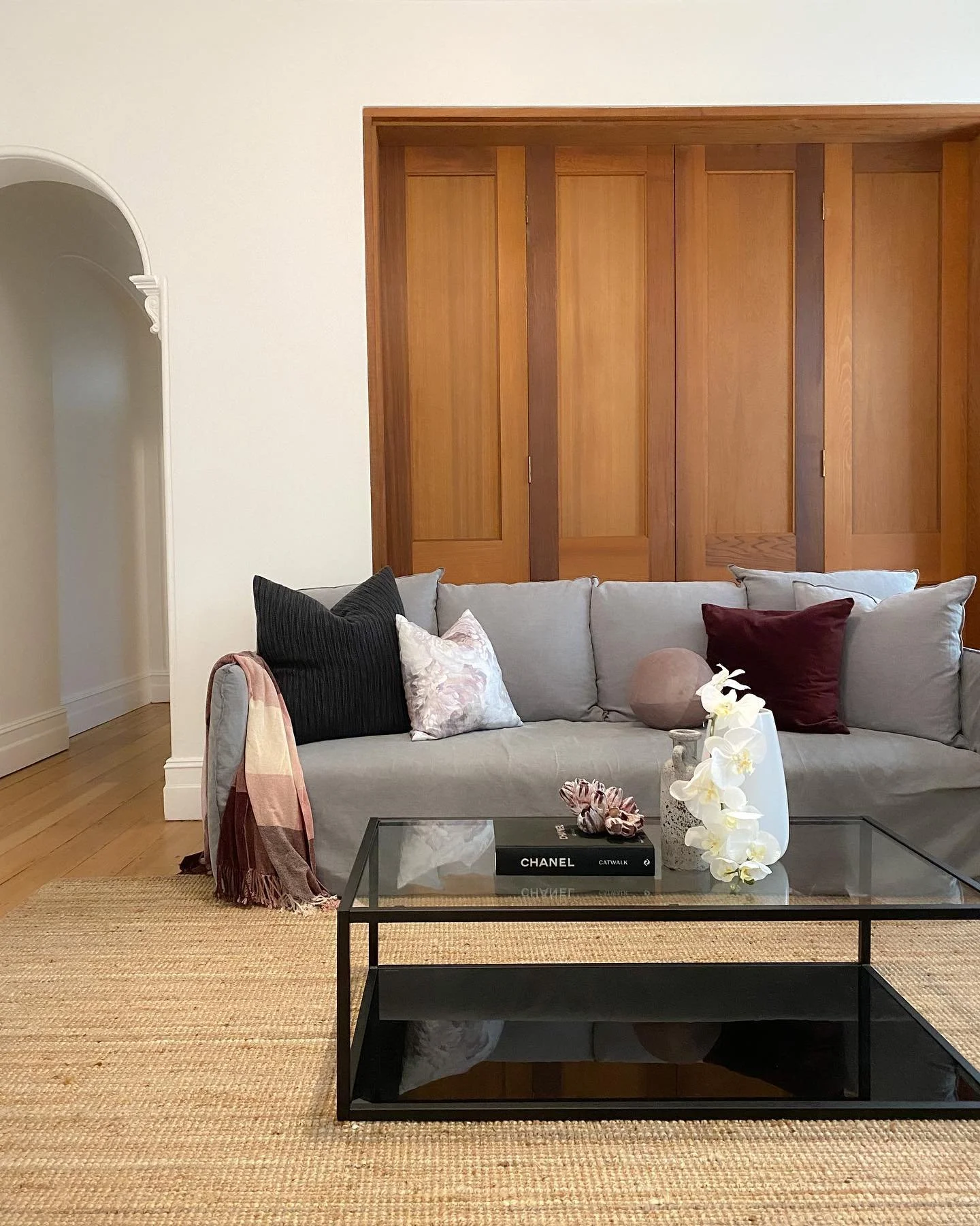 Found these gorgeous living room shots from earlier in the year to share - Classic never goes out of style 🤍