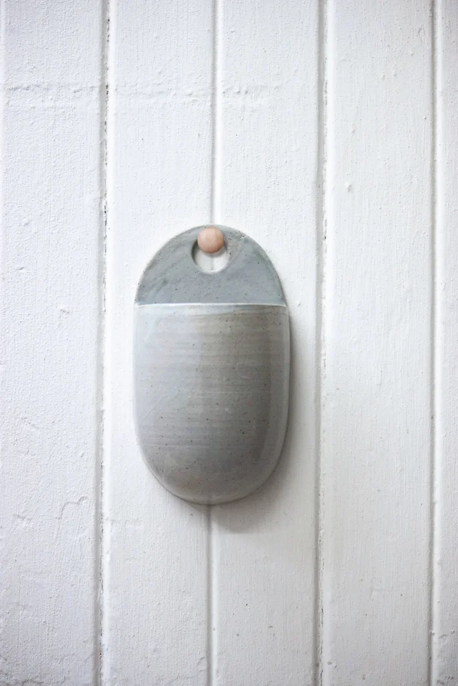 Hanging_wallpot_white.jpg