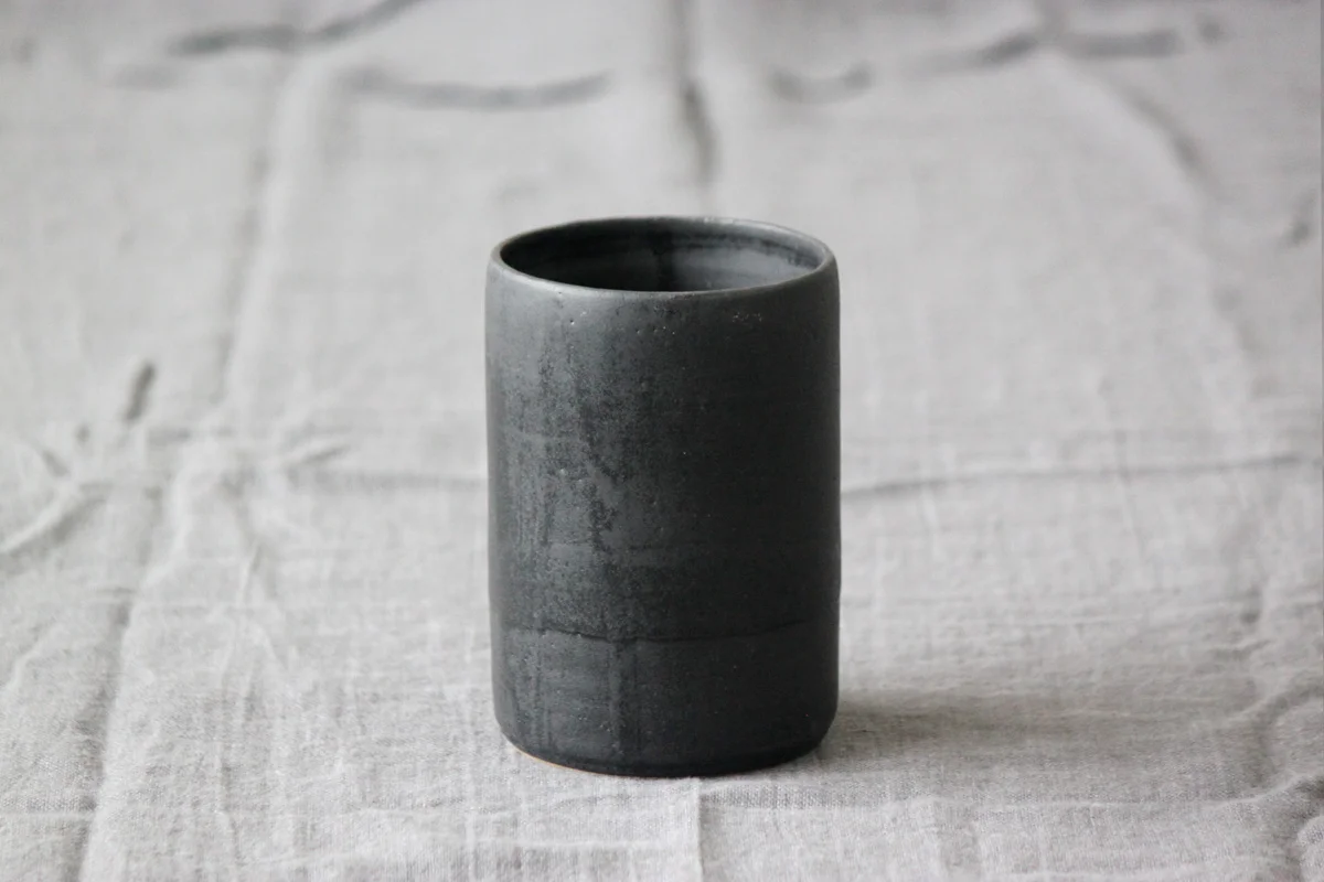 BlackVase_Tall2_W.jpg