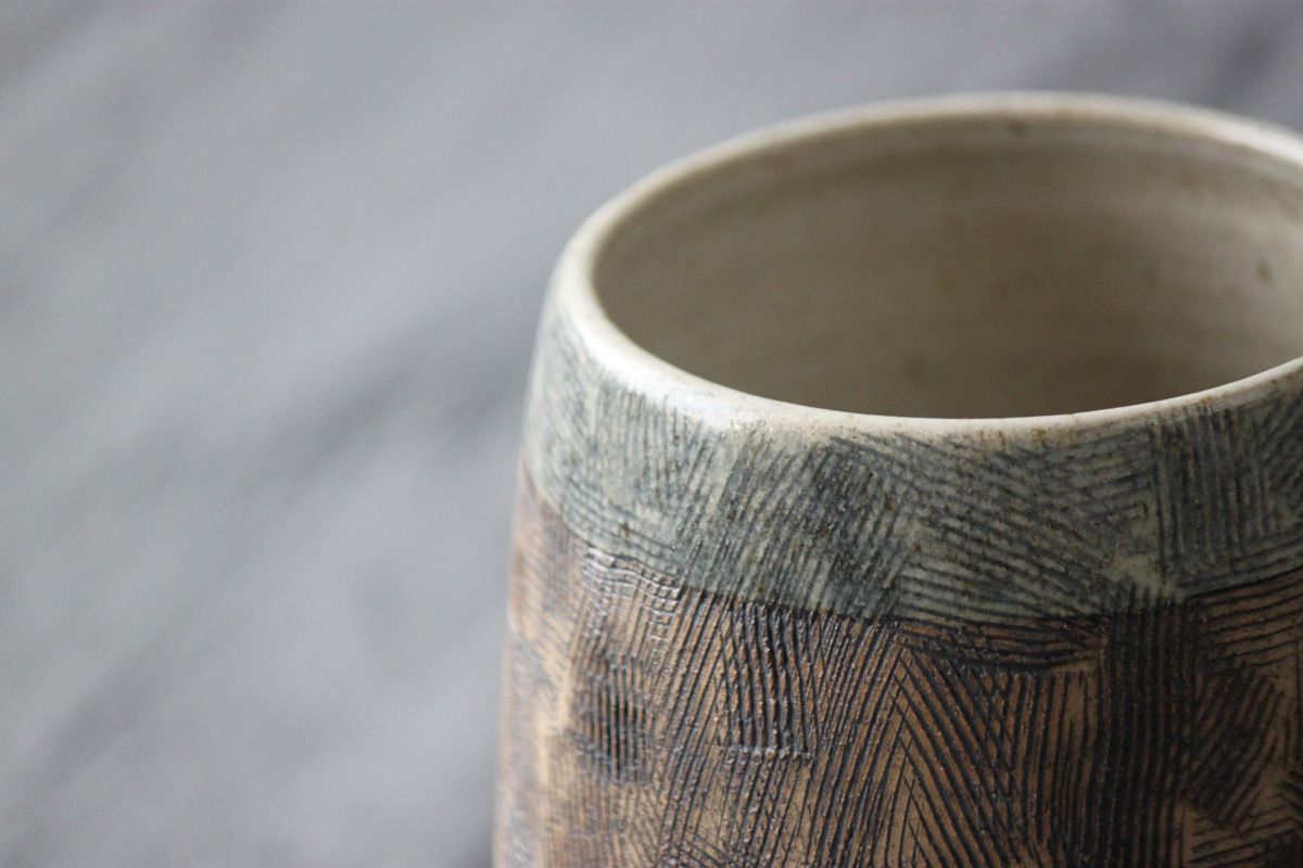 Textured_VAse_W.jpg