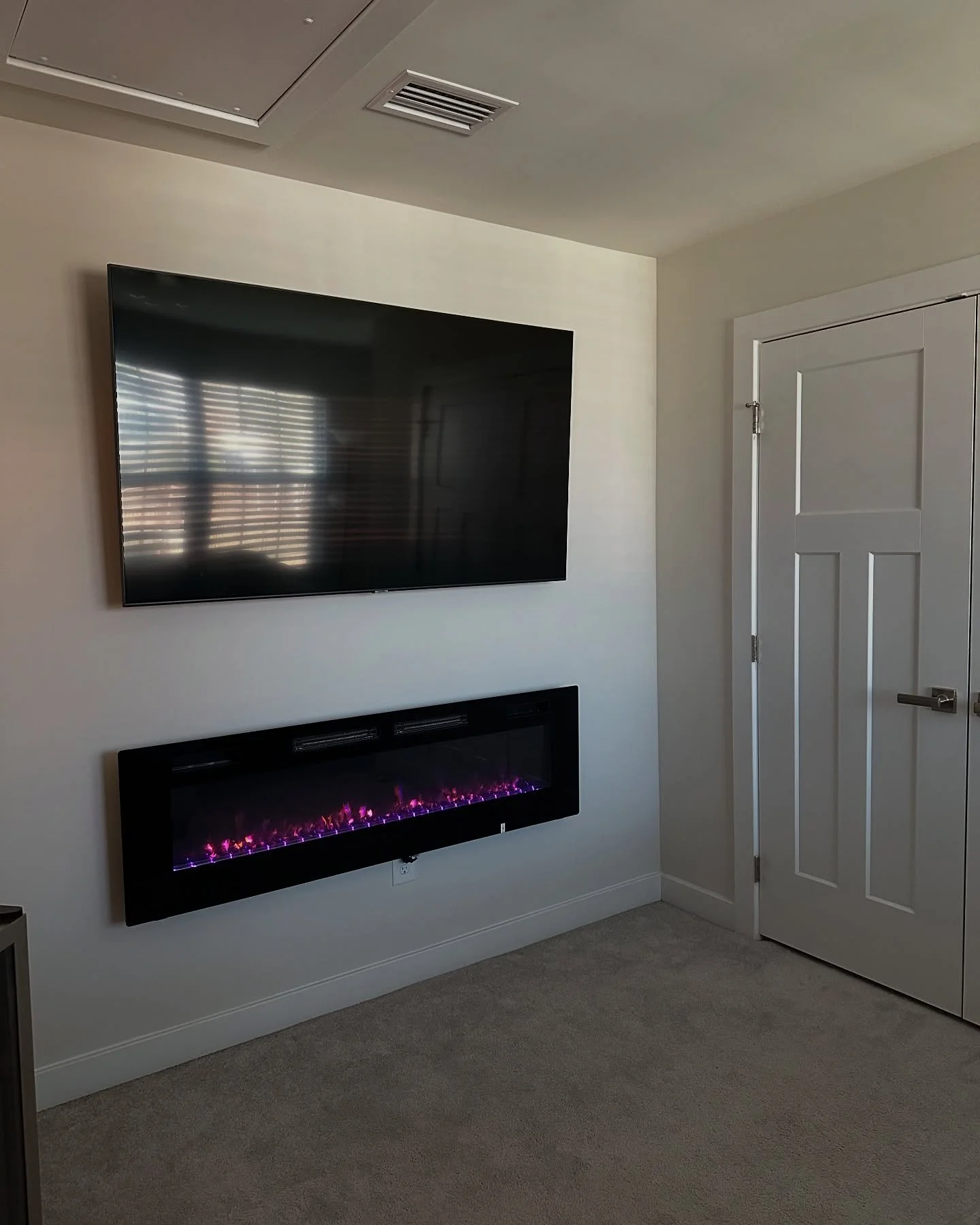 Clean 👌🏿

#quality #clarity #craftsmanship #jaaudiorva #audiovisual #audio #video #media #construction #fireplace #interiordesign #homedecor #businesssolutions #rva #virginia #innovation #homeentertainment #tvmounting #lowvoltage