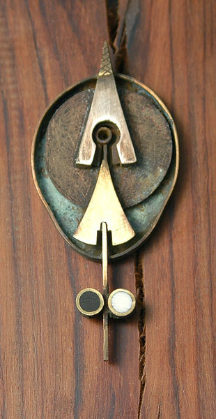 DOUBLE ARROW BROOCH