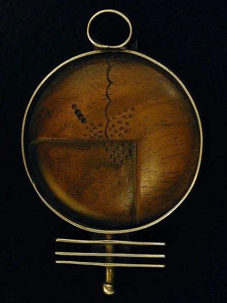 MAHOGANY BROOCH