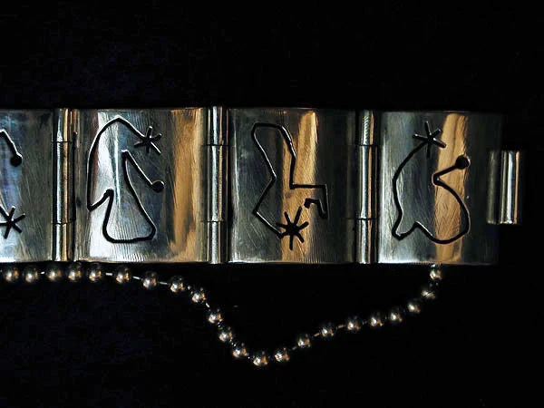 Cut Out Line Link Bracelet