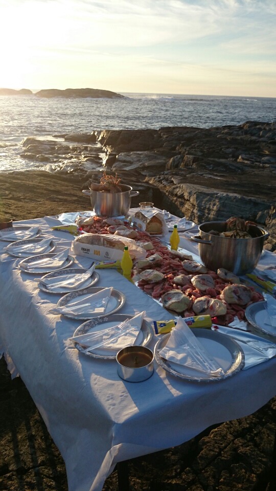 Team Building 1 days Duration: 1 day Price: 2395.- pp Lunch & dinner 5- 45 People