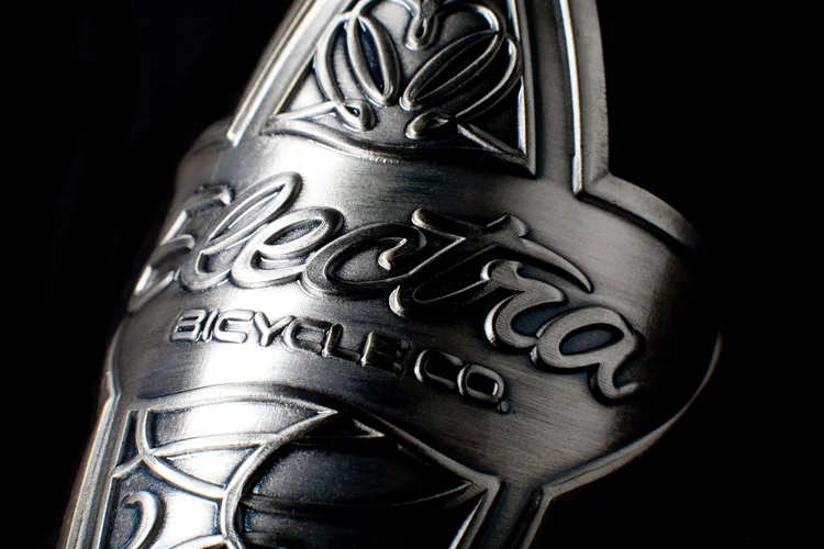 im258-NewElectraHeadbadge.jpg