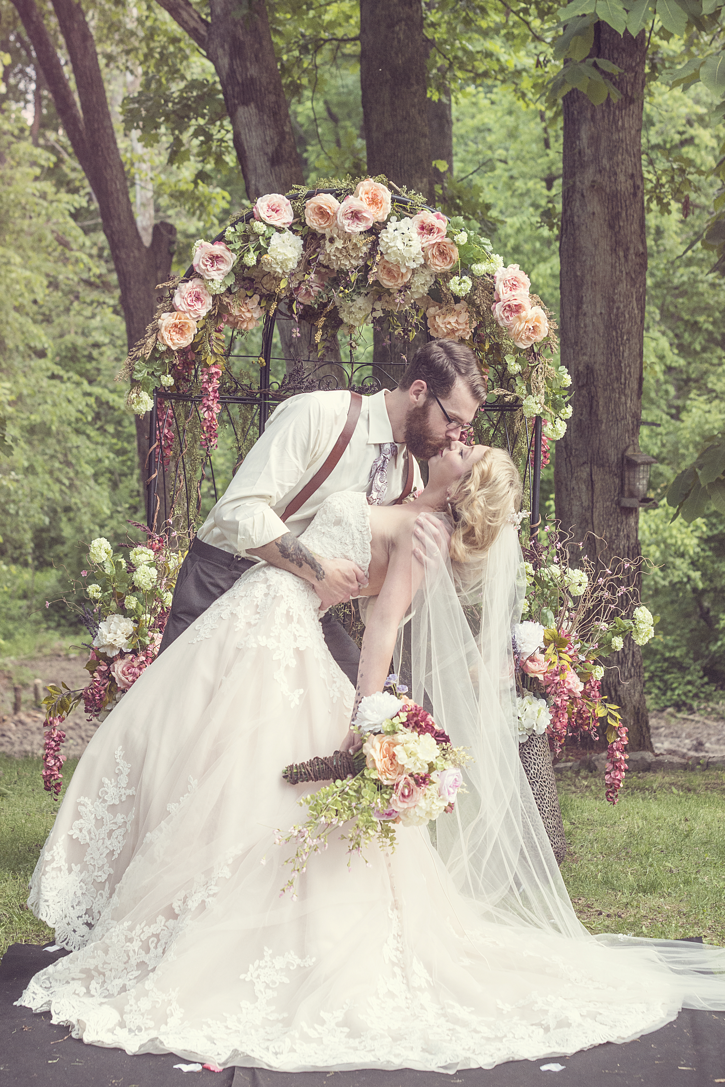 Thanks to Mallory Minor and Blue Garnet Weddings for the excellent photography!