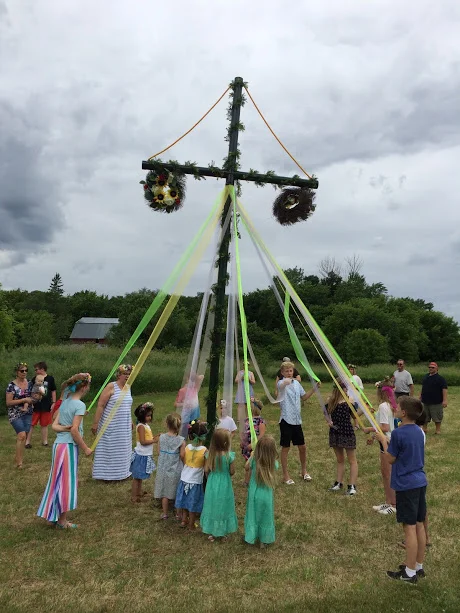may pole 2.JPG