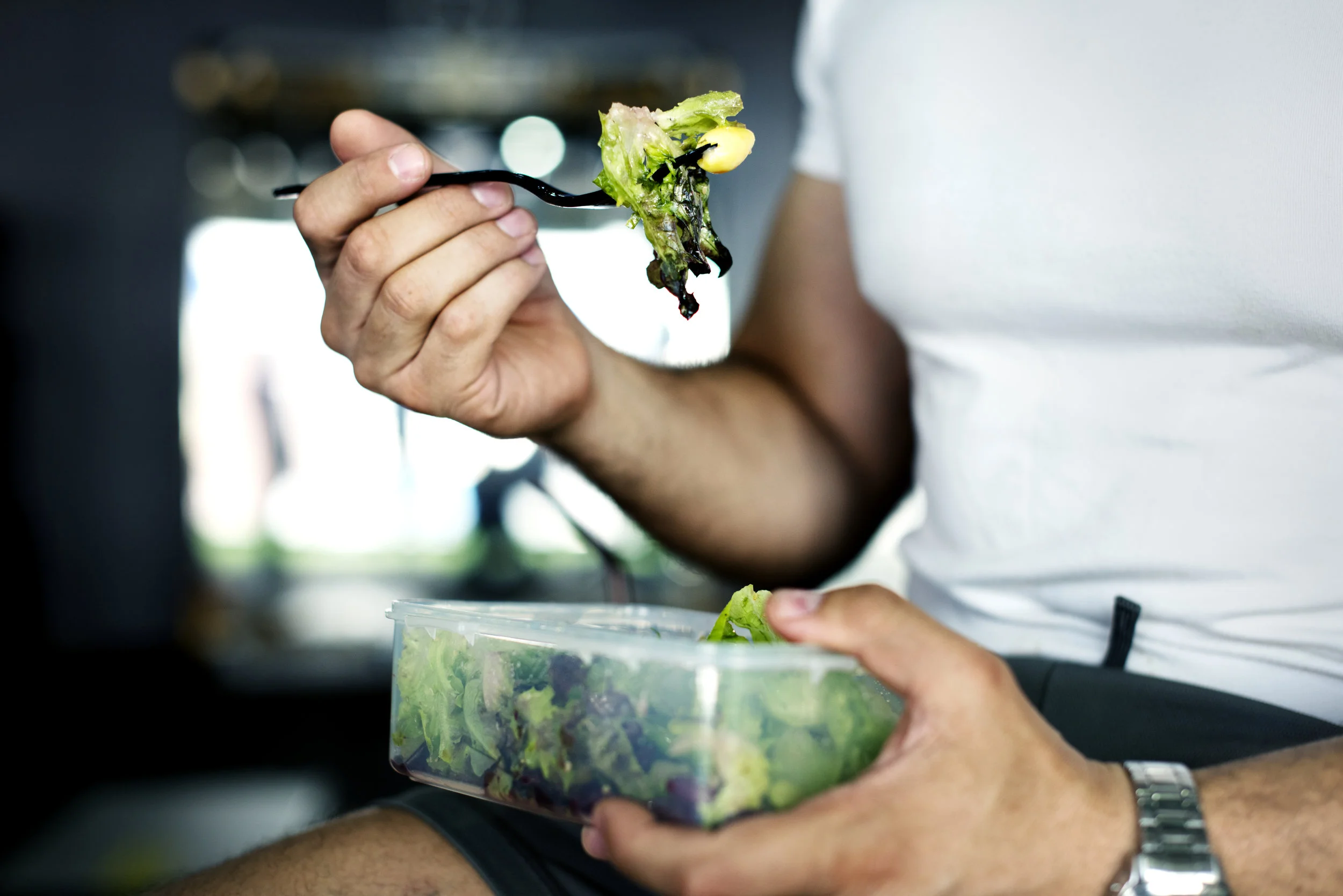 people-eating-healthy-food-PQJ793T.jpg