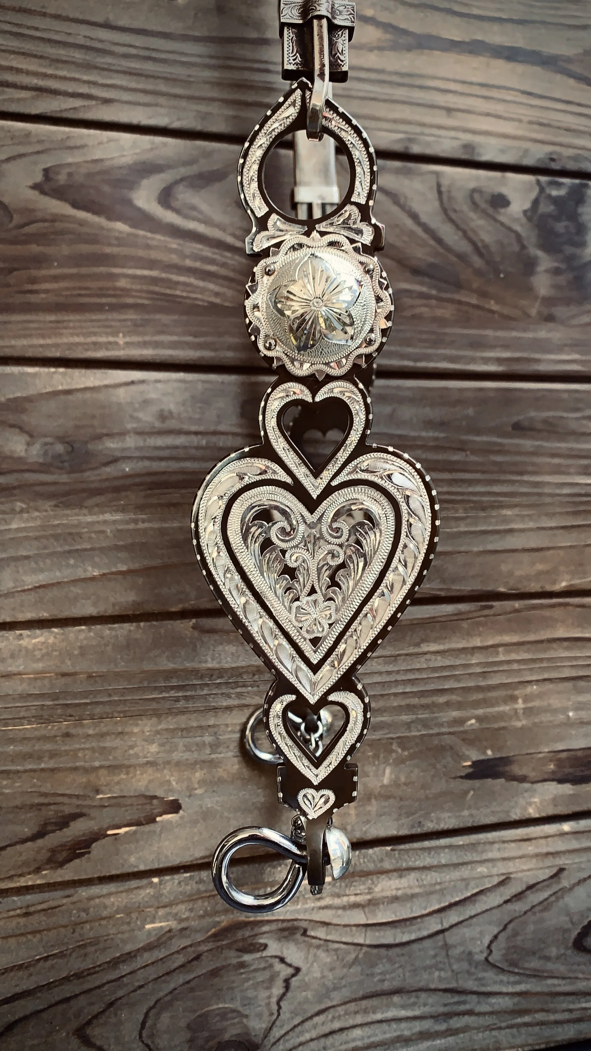 Tres Corazones filigree heart bit