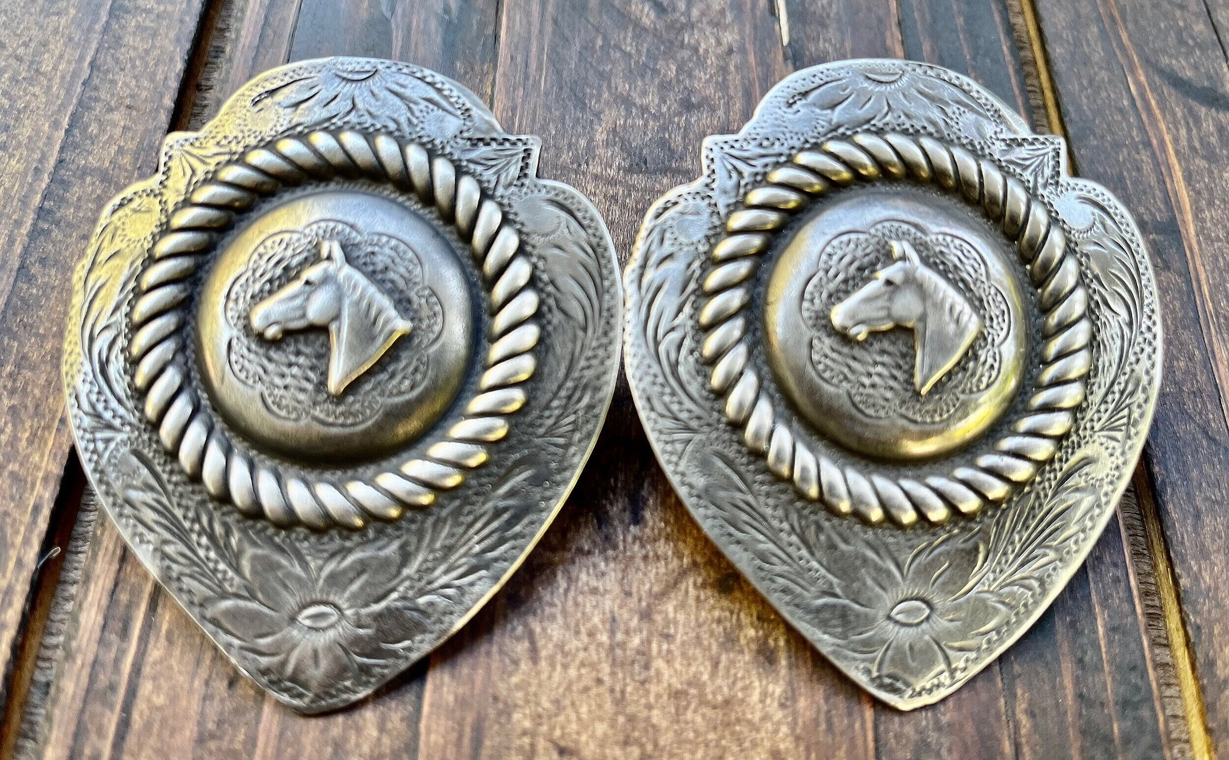 Sterling Silver Arrowhead Face Chain Conchos