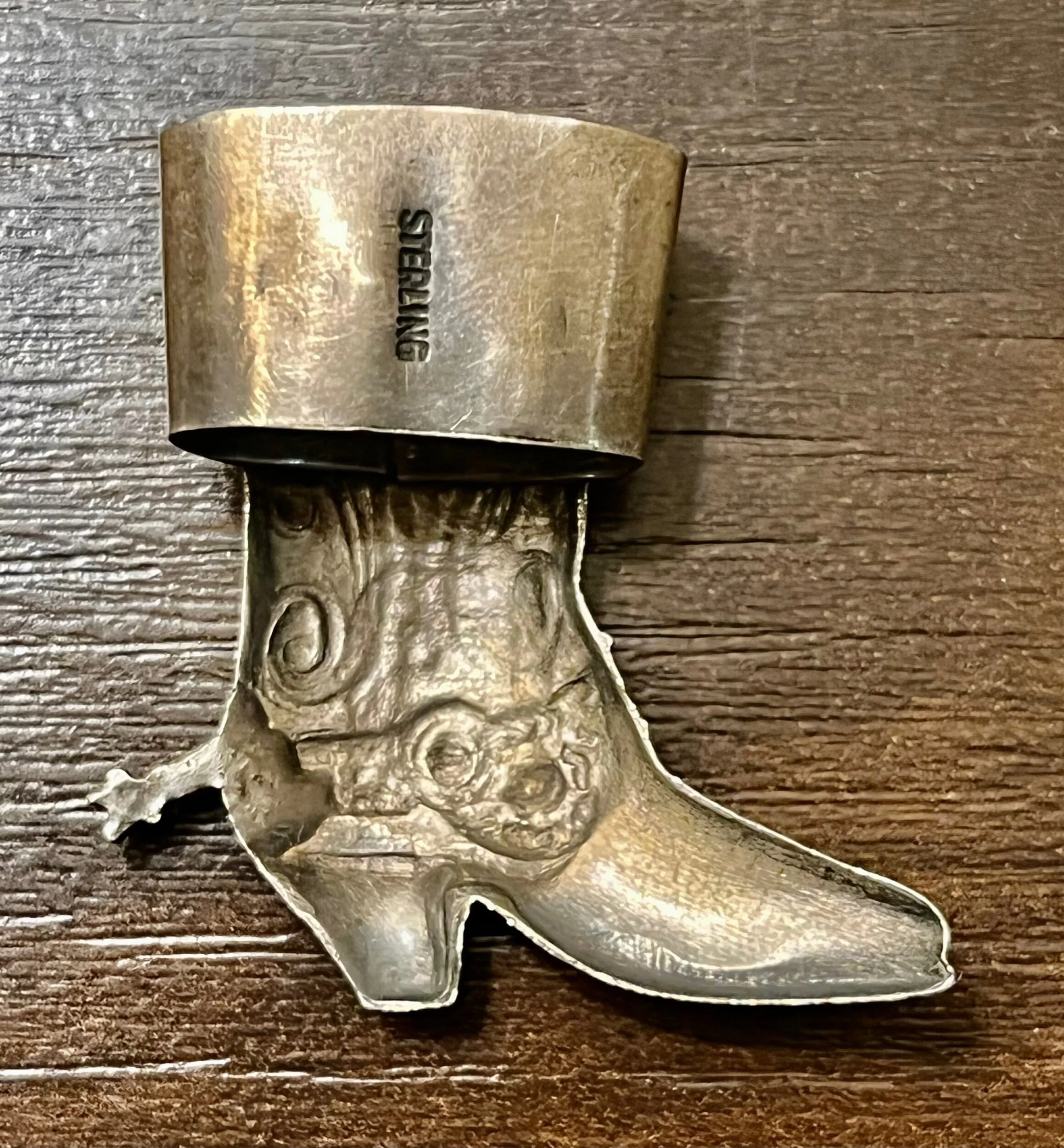 82E03C94-53B9-460F-8697-74206431B44C