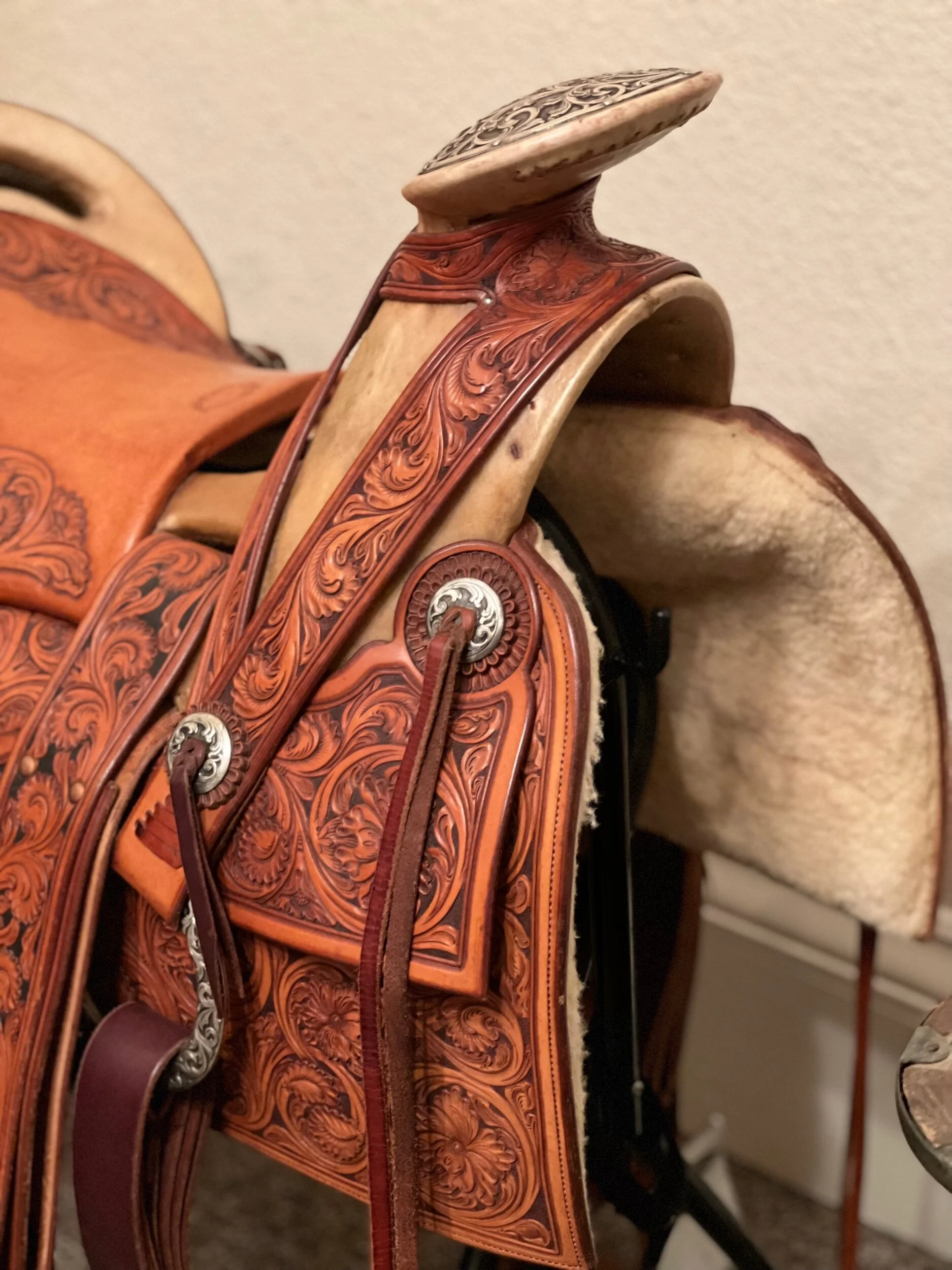 4EDC1C7A-805A-4C9A-BA66-9D48C5858544