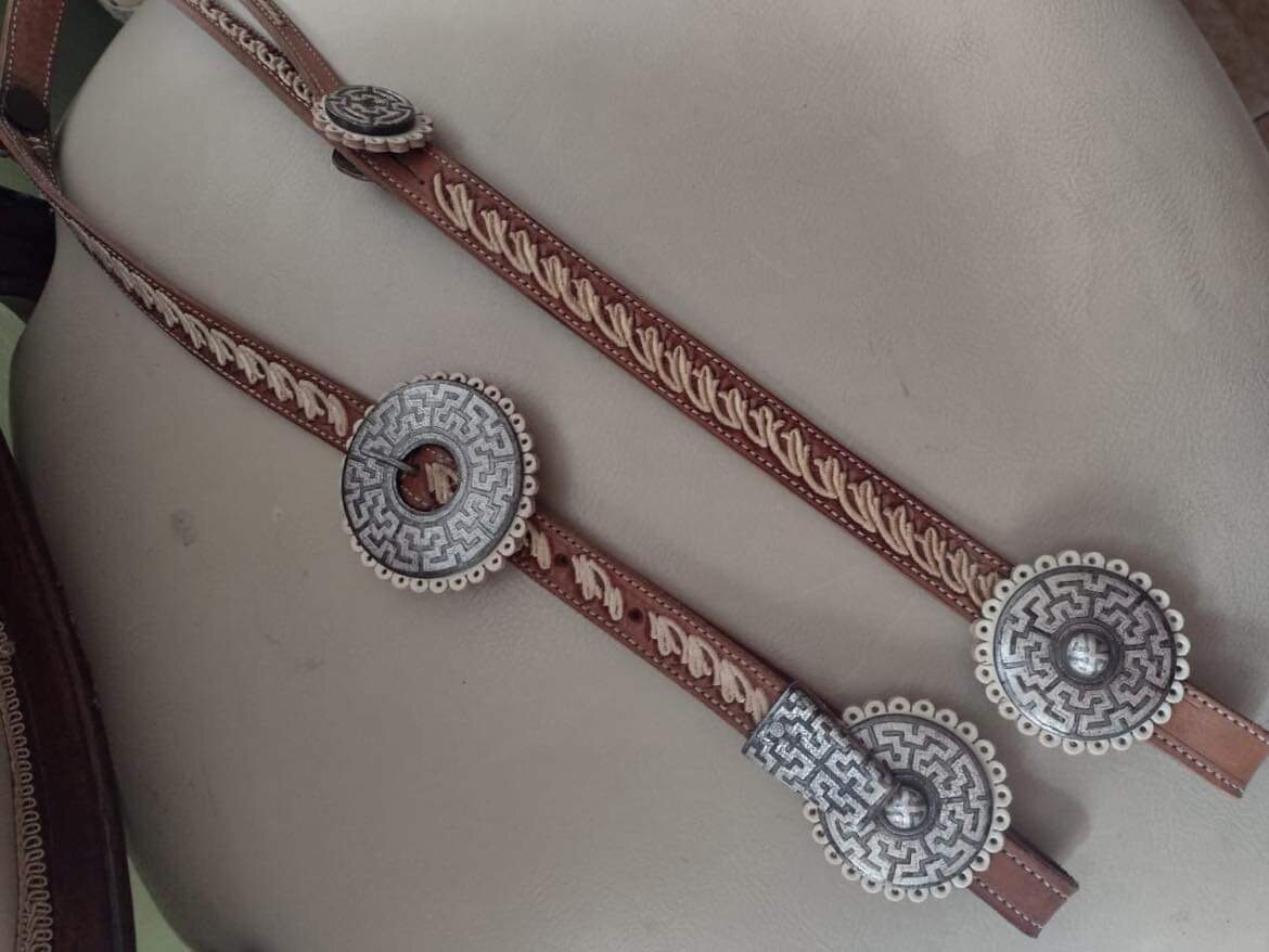 E06E1925-D674-4038-8DB9-265FE2950FF2