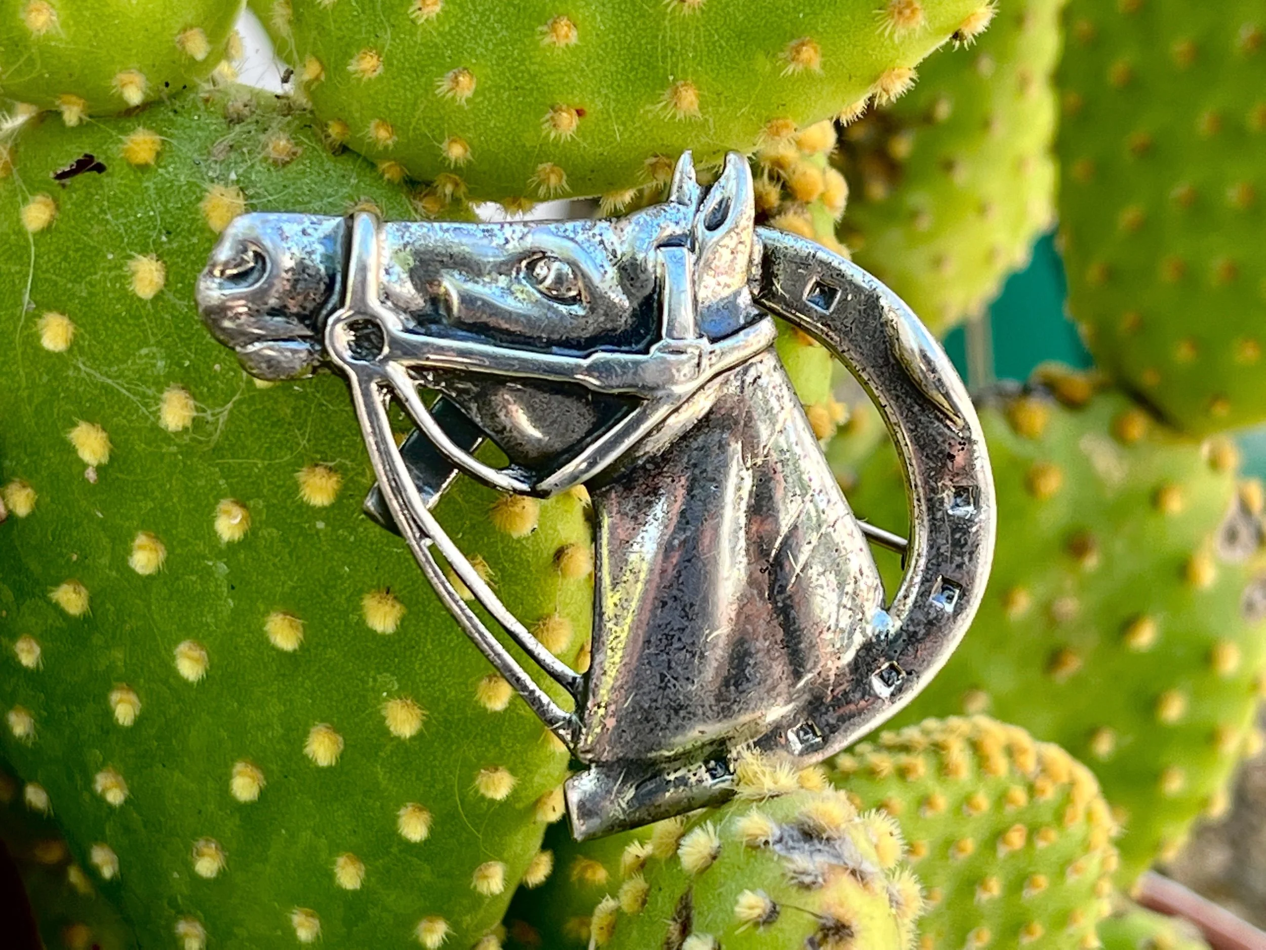 ANTIQUE STERLING HORSE & HORSESHOE PIN
