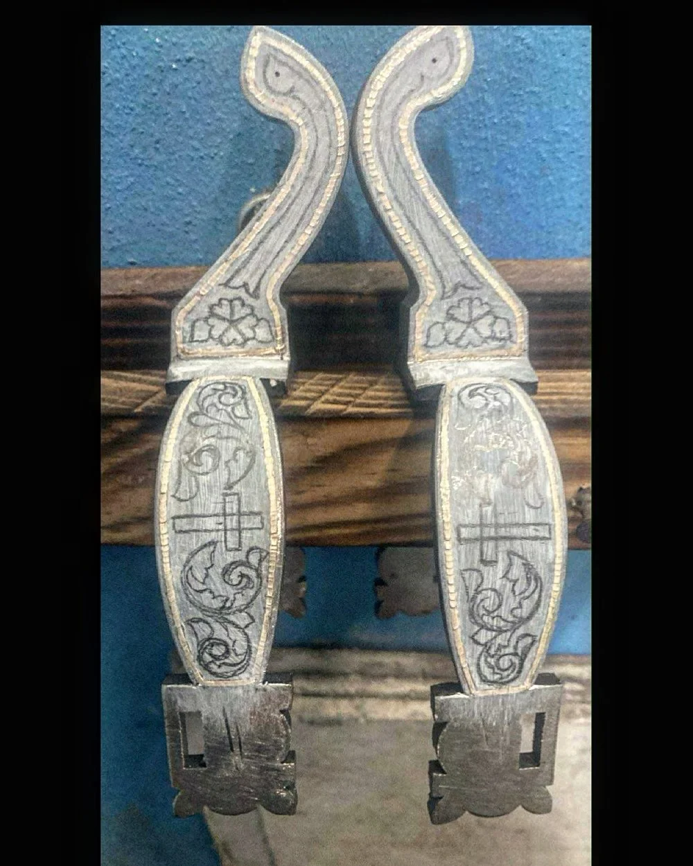 Some custom gooseneck spurs coming to life for @ciardullo_cattle_co