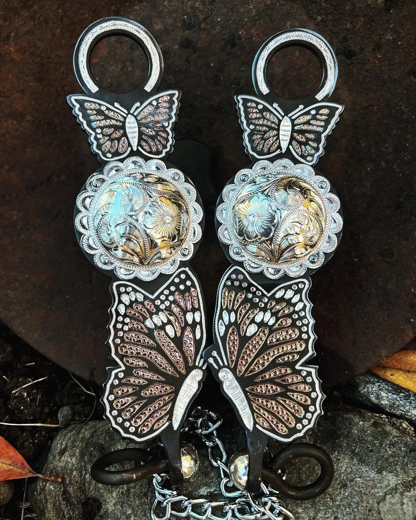 🦋La Monarca butterfly bit🦋  An original design by The Old Spanish Trading Co! 
Available for custom order here: https://theoldspanishtrading.com/custom-bits/la-monarca

This bit has over 120 pieces of inlaid copper to form the wings of the Monarch 