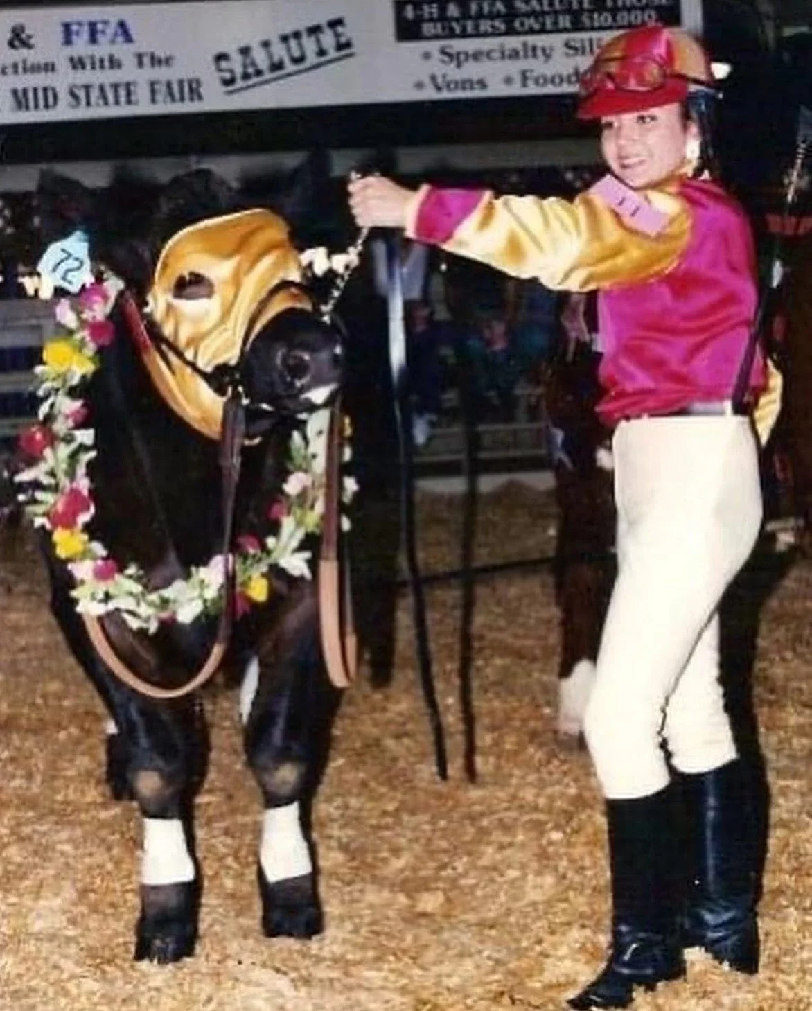 All dressed up and nowhere to go 🐎👧🏻🎃👻
H A P P Y  H A L L O W E E N !!!