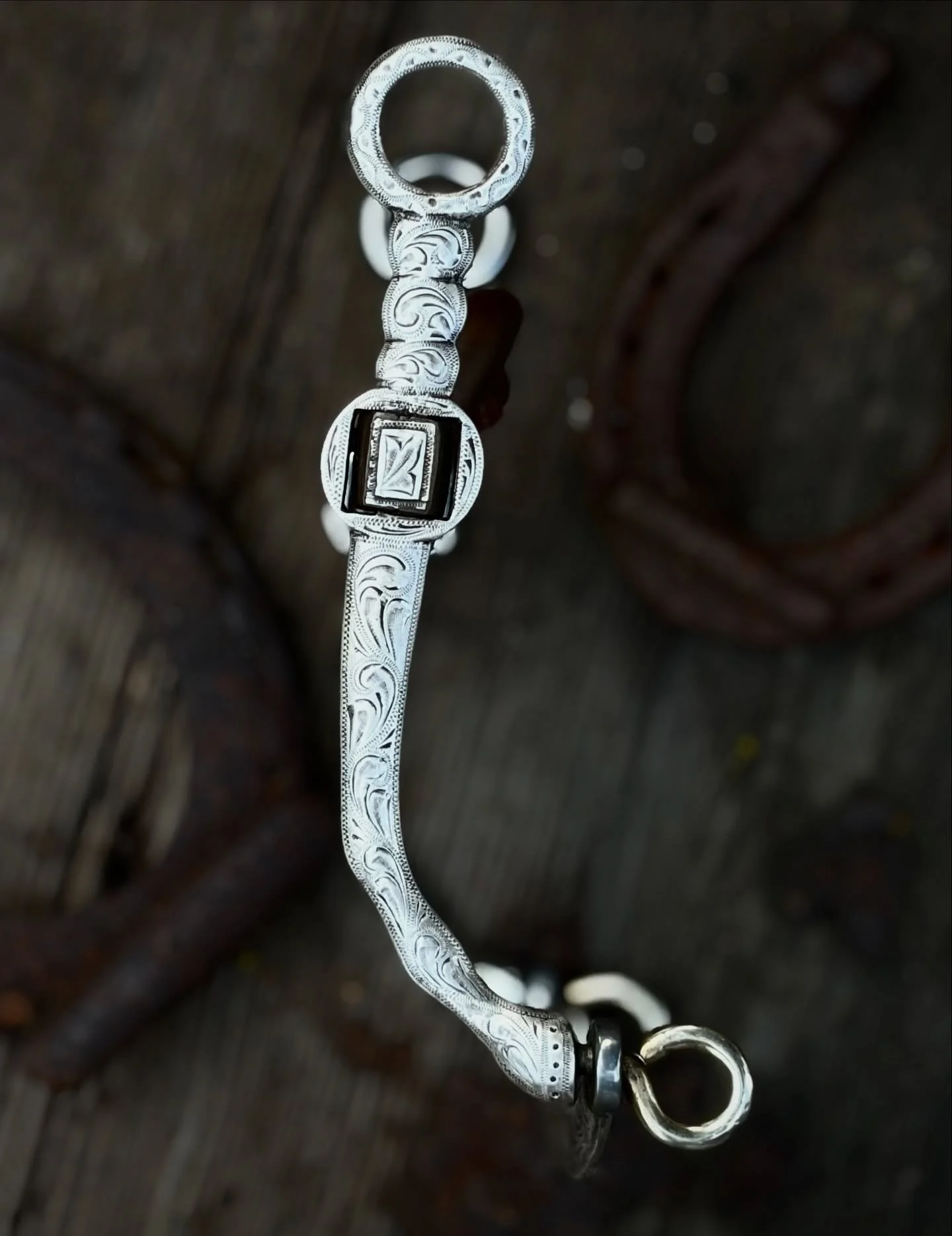 ✨Vintage sterling silver horse leg bit by Frank Rocha✨

Available for purchase here:  https://theoldspanishtrading.com/bits/rocha-horse-leg-bit

An absolutely stunning bit!  This one of a kind bit design was created by Frank Rocha. Delicately sweepin
