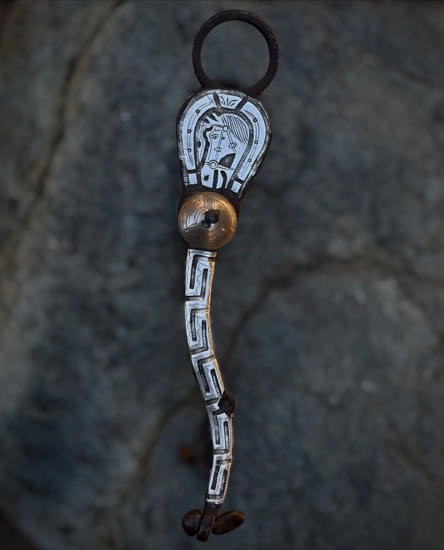 🐴 Antique Mexican horse head bit🐴
Available for purchase here: https://theoldspanishtrading.com/bits/8so5ullxo13pjk2j9m0uihwbldqfzl 
Early 1900s hand forged Mexican bit with sterling silver horse heads encircled by a horseshoe on each cheek. &nbsp;