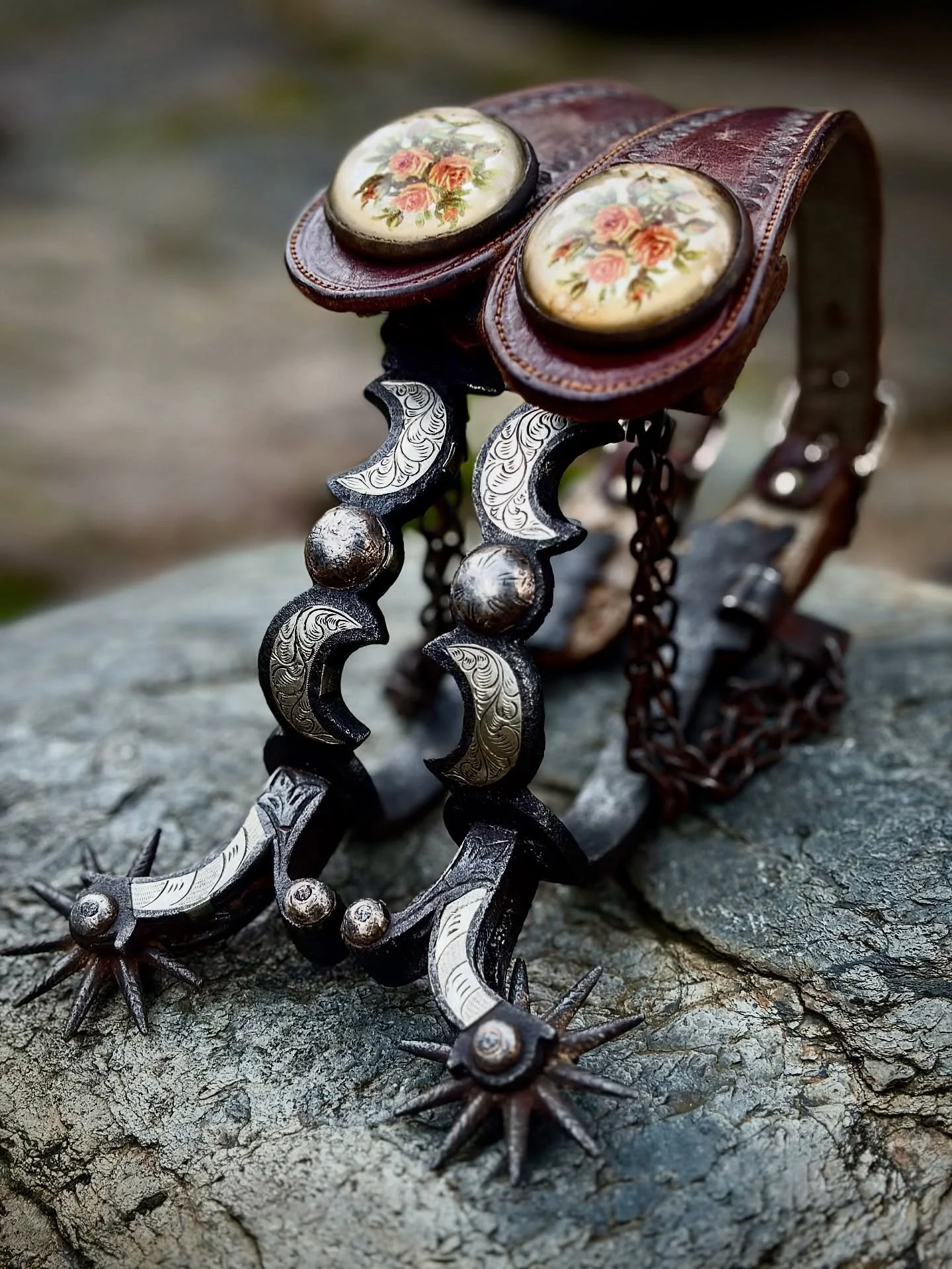 ✨Outstanding pair of silver Inlaid double crescent moon California spurs by Juan Francisco Echavarria (1847-1917) ✨
Available for purchase here:  https://theoldspanishtrading.com/spurs/w4pwjbxrh2fm3sxp5uv31q1yrgcm3j-r72p4 

Featuring his very unique 